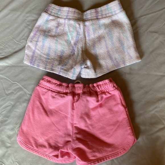 Cat & Jack size 4-5 and 5T bundle. Good condition. Shirt is 5T, shorts are 4-5. - Picture 11 of 11